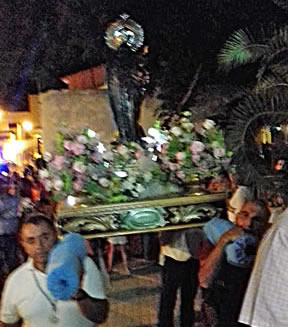 Salida y llegada de la Virgen de los ngeles al Barrio, 22JUN19.